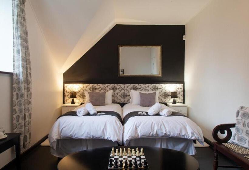 بنسيون The Manor House