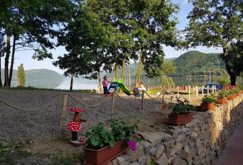 Clisura Dunarii   Pensiunea Casa Creta