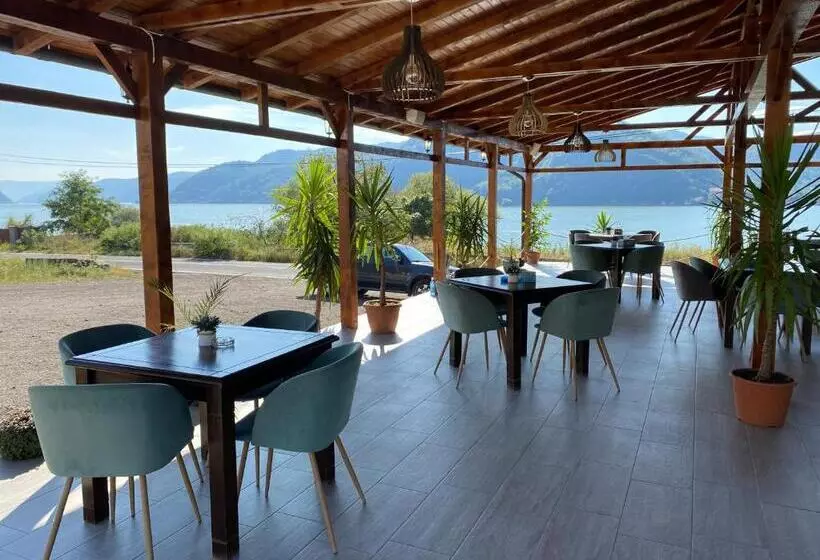 Clisura Dunarii   Pensiunea Casa Creta