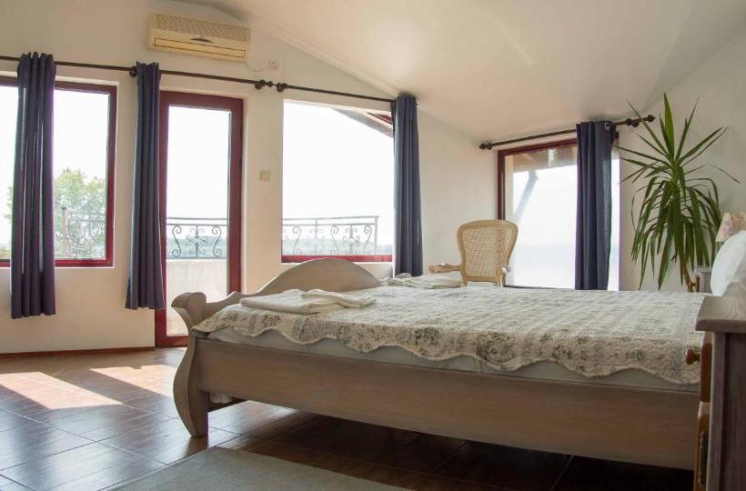 Hôtel хотел лодката