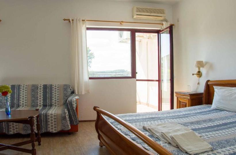 Hôtel хотел лодката