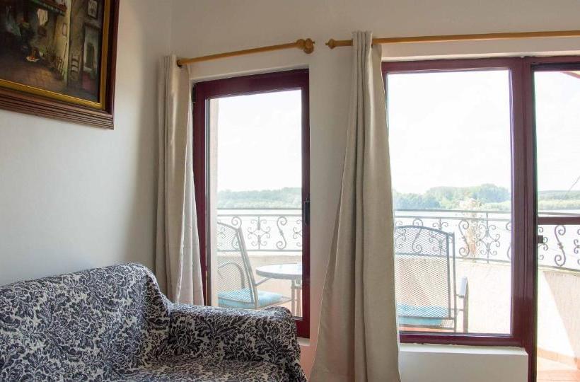 Hôtel хотел лодката