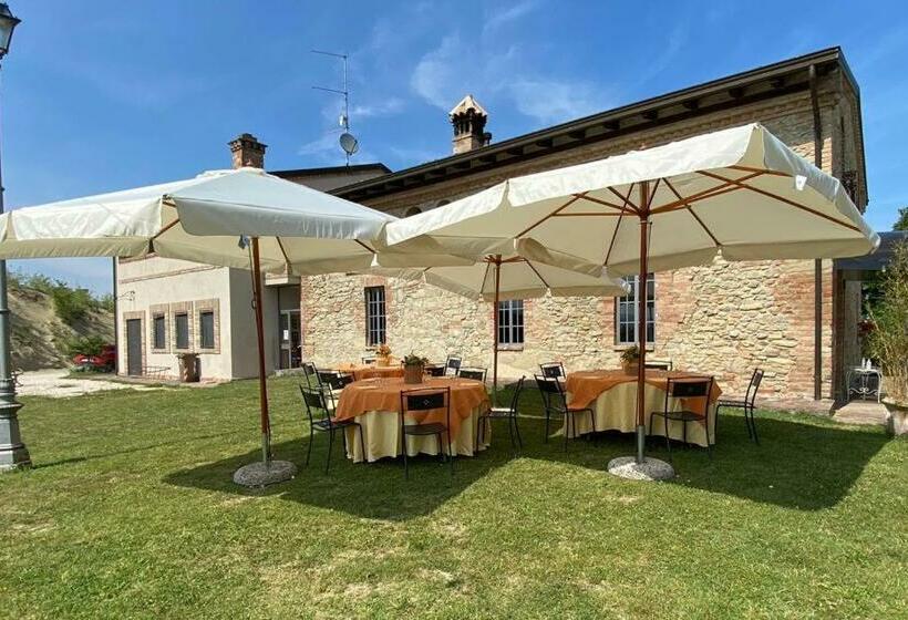 فندق Agriturismo La Collina Del Sole