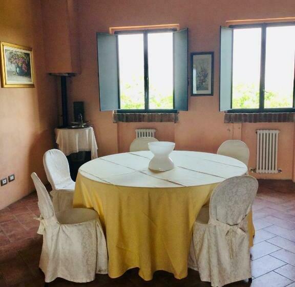 فندق Agriturismo La Collina Del Sole