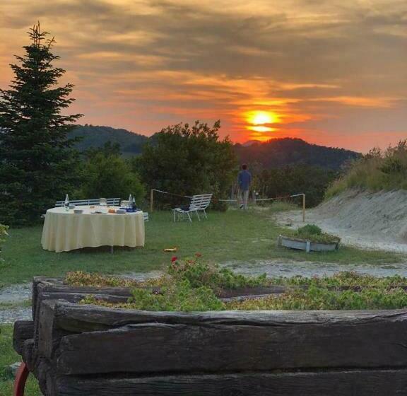 فندق Agriturismo La Collina Del Sole