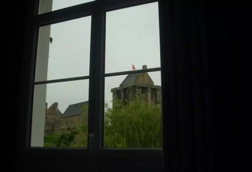 ホテル Auberge Du Vieux Chateau