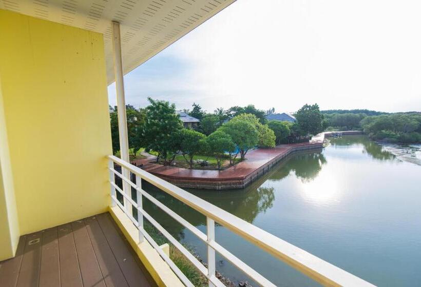 酒店 Baan Talay See Cream Resort