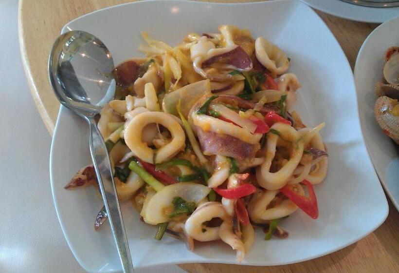 酒店 Baan Talay See Cream Resort