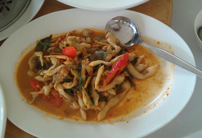 酒店 Baan Talay See Cream Resort