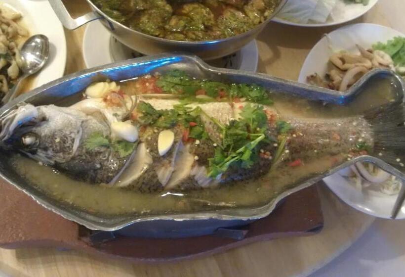 酒店 Baan Talay See Cream Resort