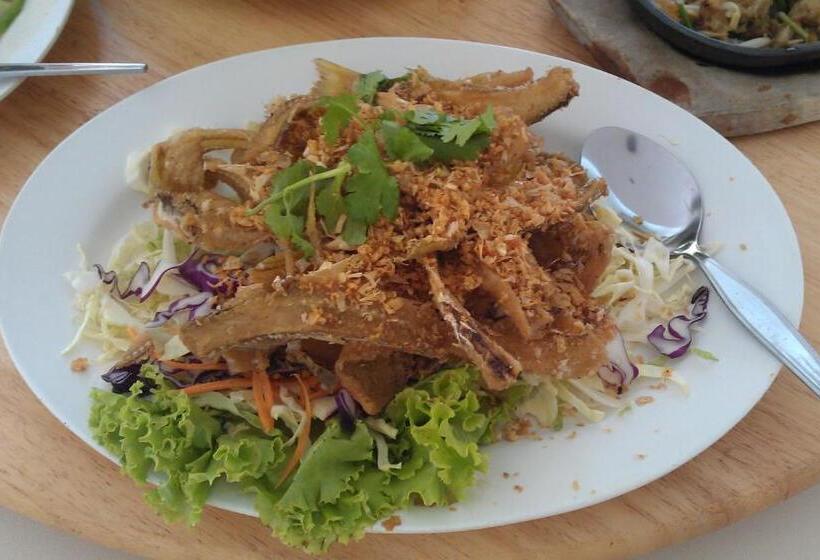 酒店 Baan Talay See Cream Resort