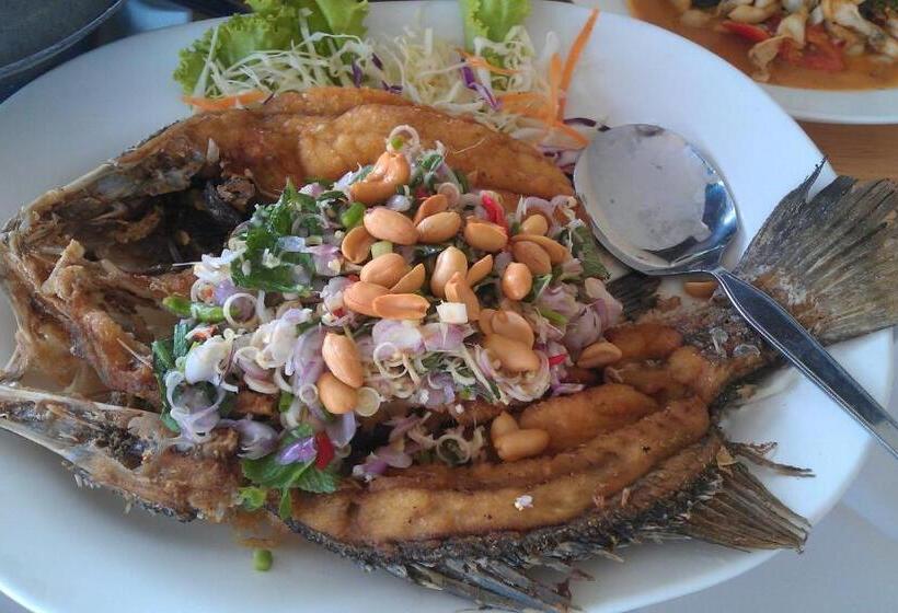 酒店 Baan Talay See Cream Resort