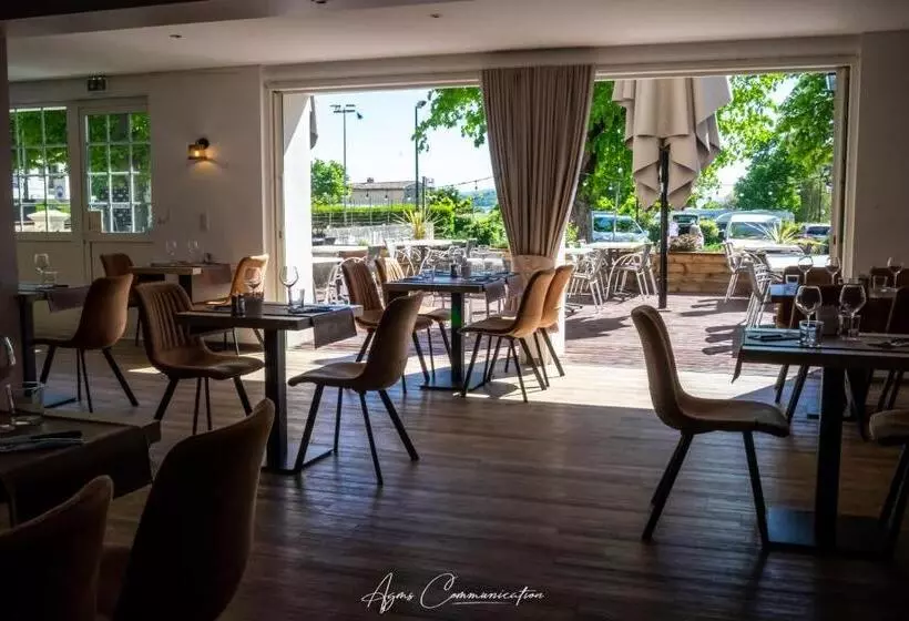 Hotelli Logis Du Champ De Mars