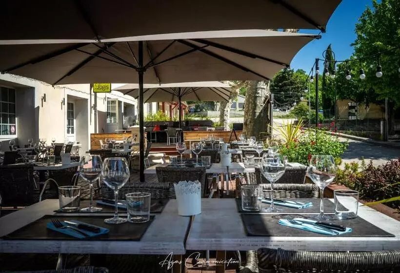 Hotelli Logis Du Champ De Mars