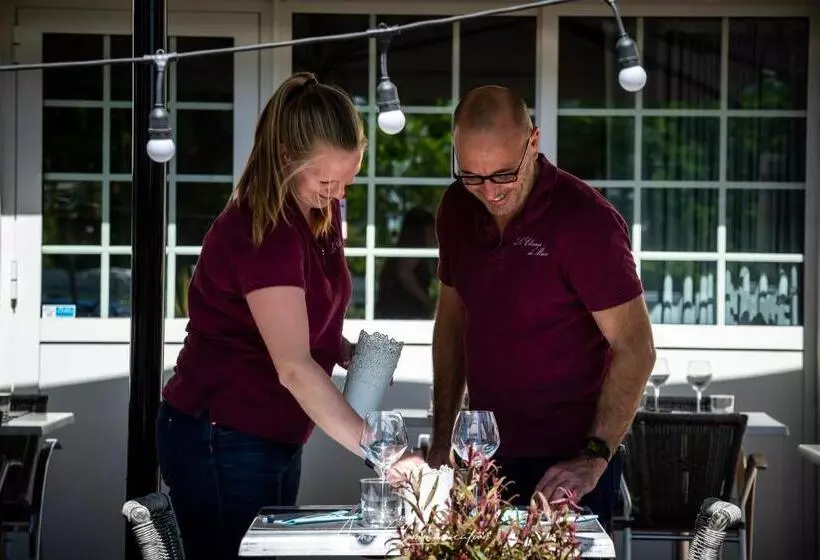 Hotelli Logis Du Champ De Mars