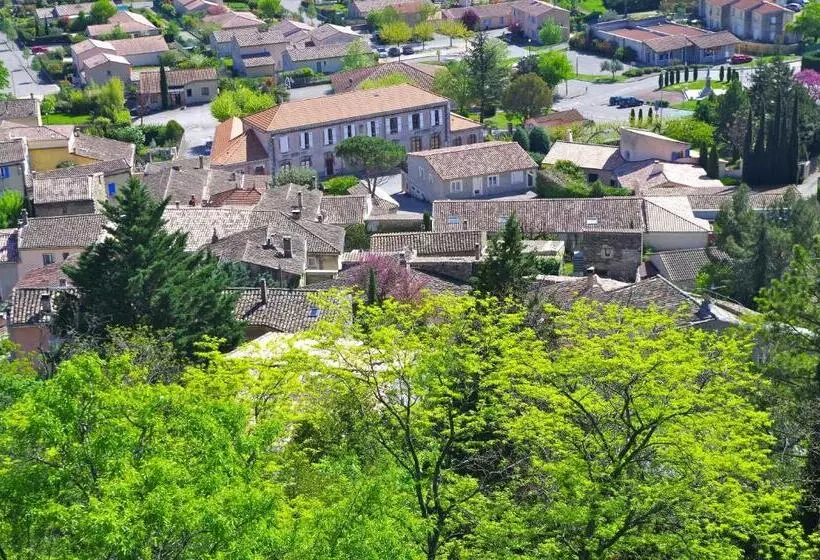 Hotelli Logis Du Champ De Mars