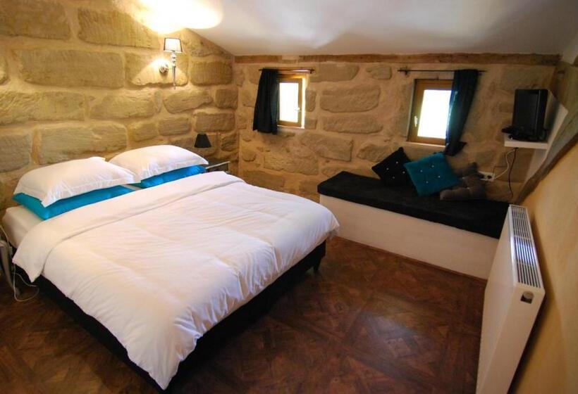 Vandenbeld Wines B&b