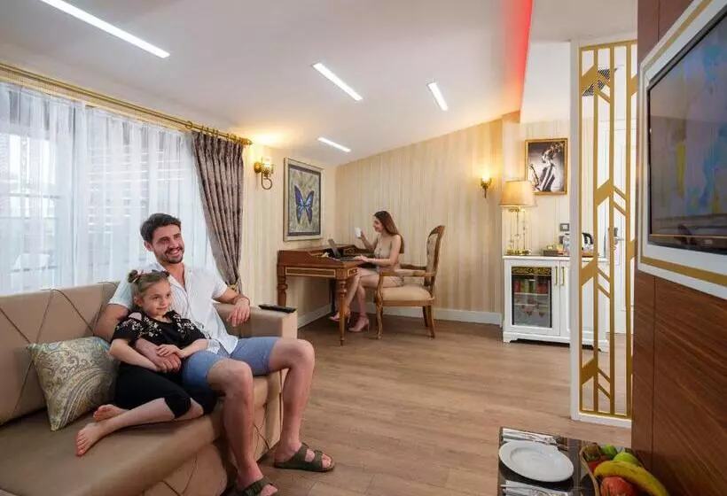 هتل Elysium Green Suites