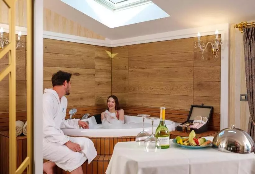 هتل Elysium Green Suites
