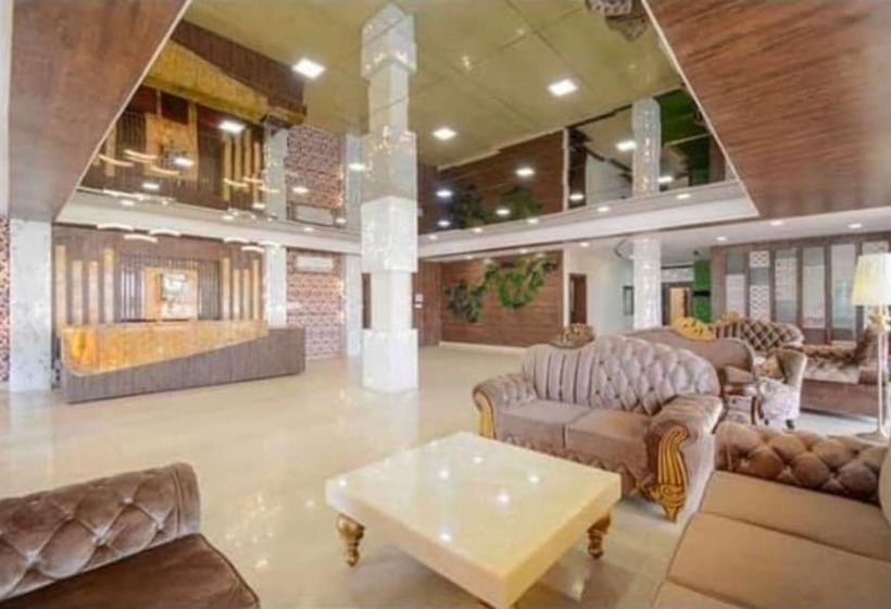 Отель Raj Palace