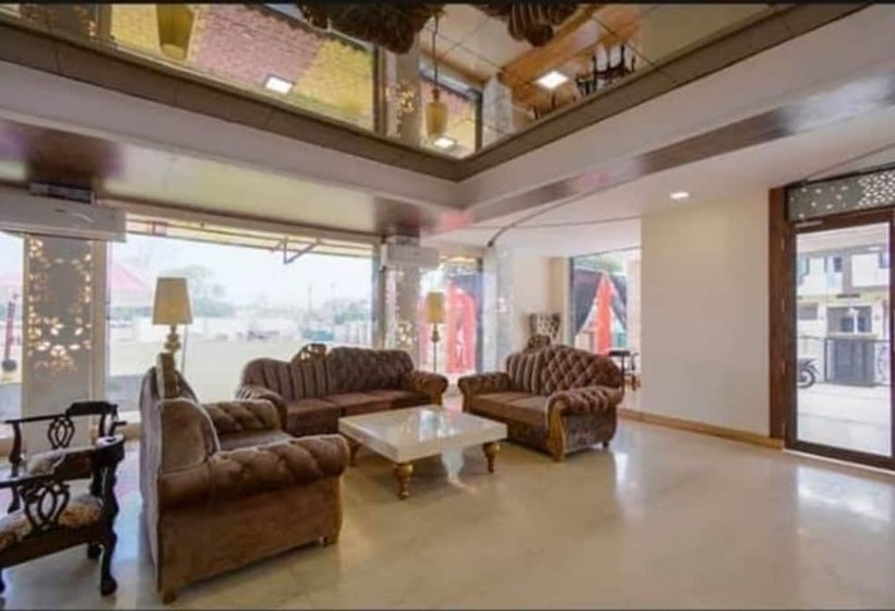 Отель Raj Palace