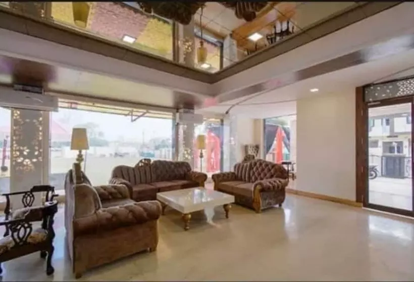 ホテル Raj Palace