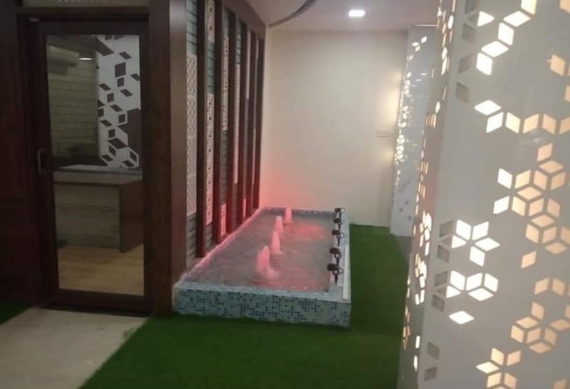 Отель Raj Palace