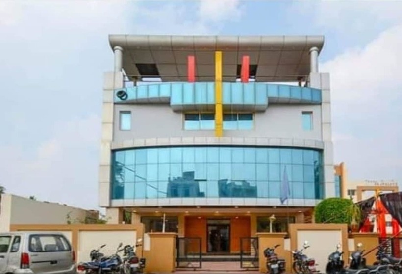 Отель Raj Palace