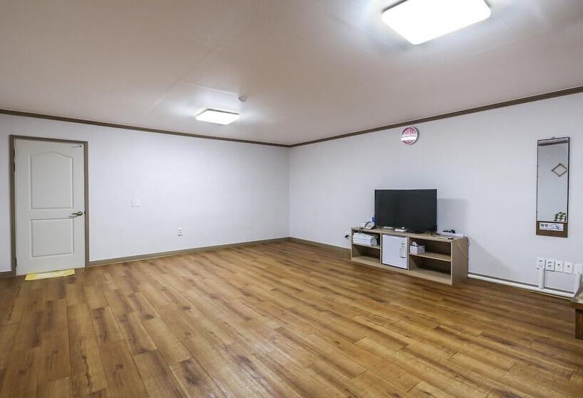 מוטל Gurye Grand