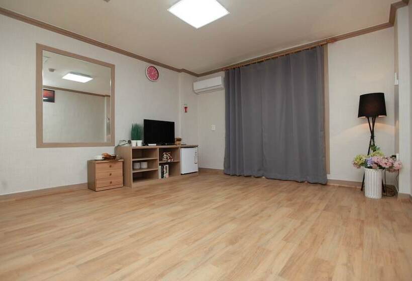 מוטל Gurye Grand