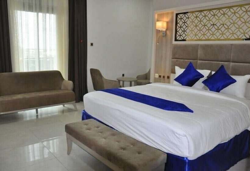 Springhill Hotel & Suites