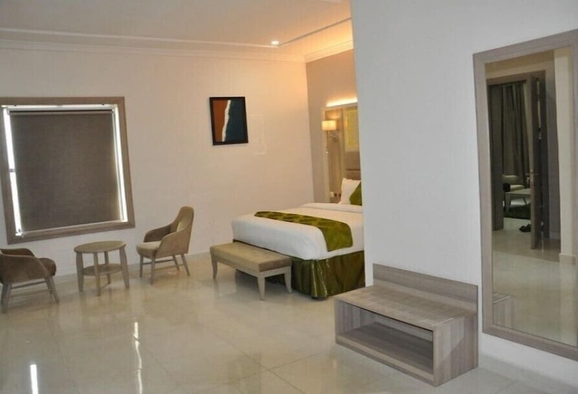 Springhill Hotel & Suites