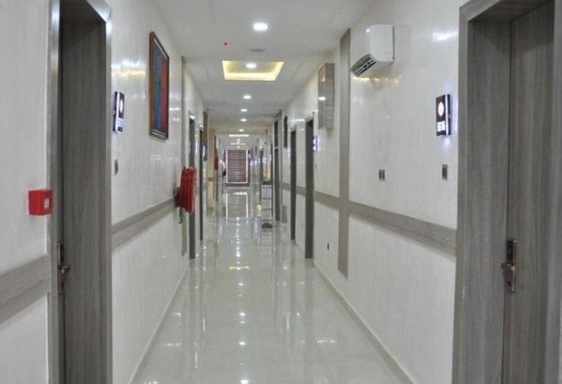 Springhill Hotel & Suites