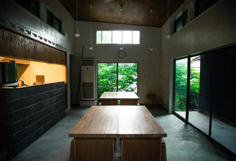 旅馆 山の中の一棟貸切宿 五番地