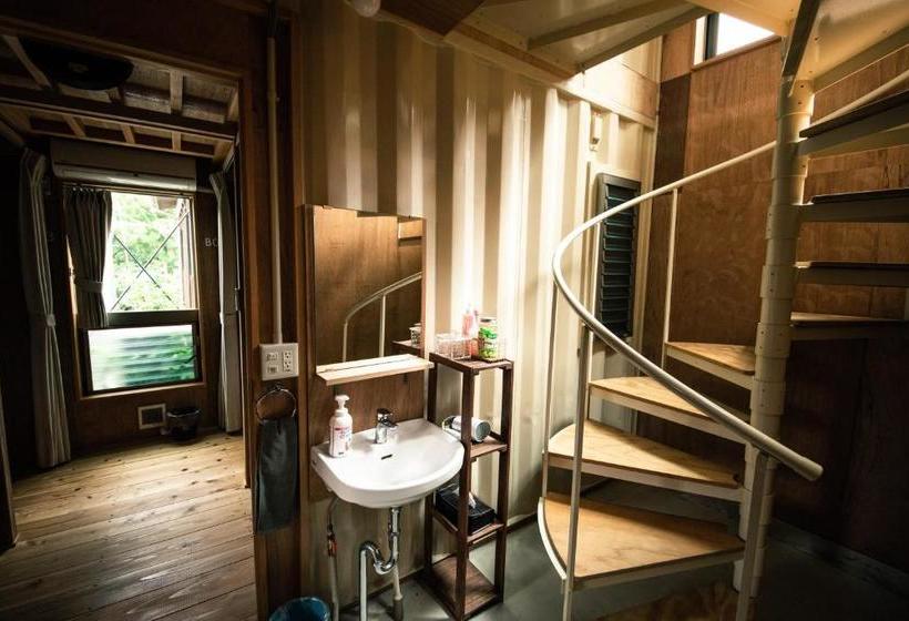 旅馆 山の中の一棟貸切宿 五番地