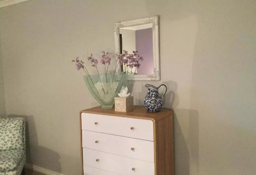 ベッドアンドブレックファースト Stephanie’s Country Cottages