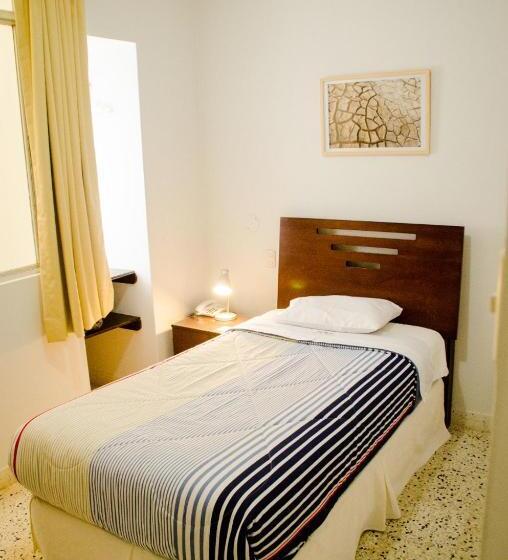 فندق Hostal Oro Negro