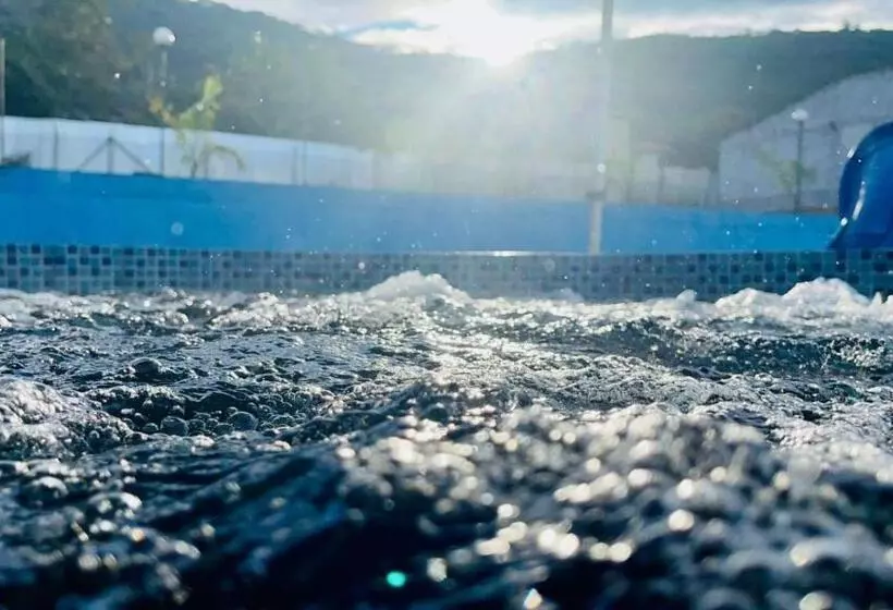 Hotelli Hostería Vista Del Valle