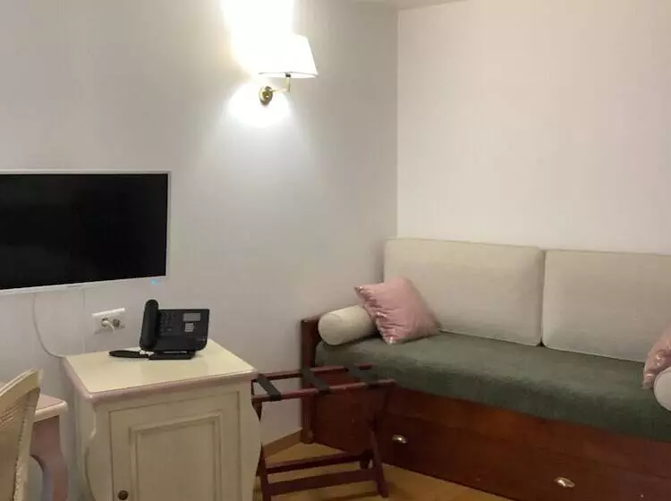 Hotelli Logis Le Marronnier