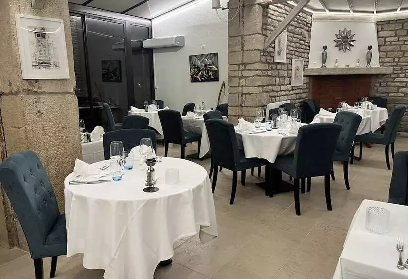 Hotelli Logis Le Marronnier