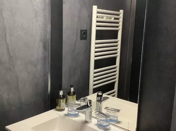 Hotelli Logis Le Marronnier