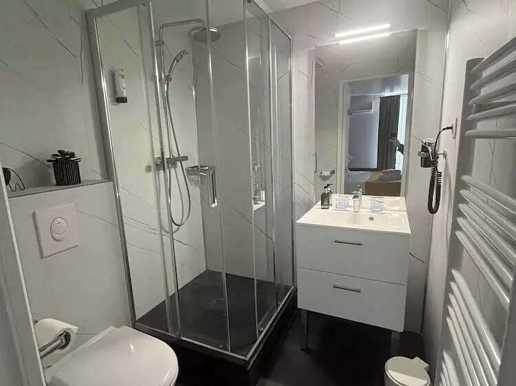 Hotelli Logis Le Marronnier