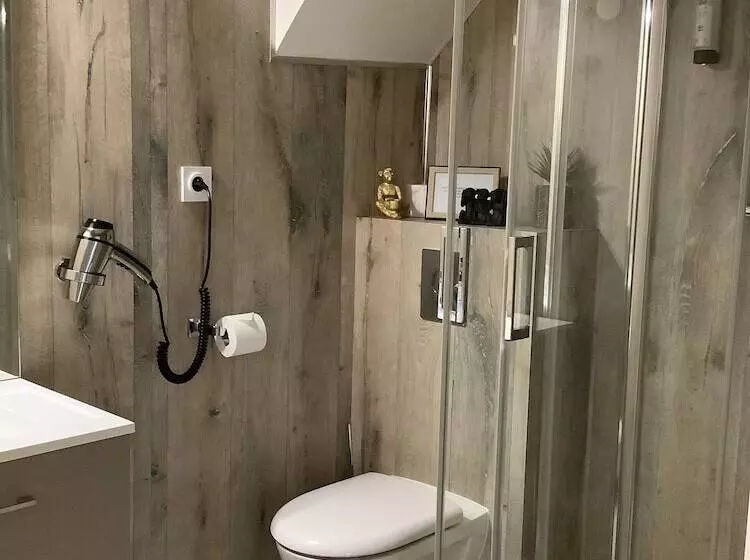 Hotelli Logis Le Marronnier