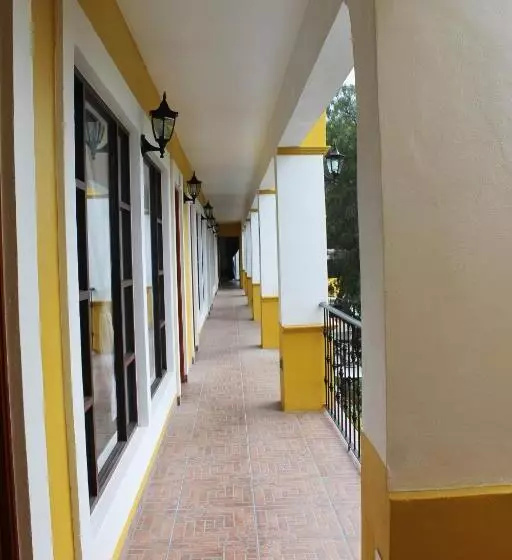 ホテル Quinta Huizache