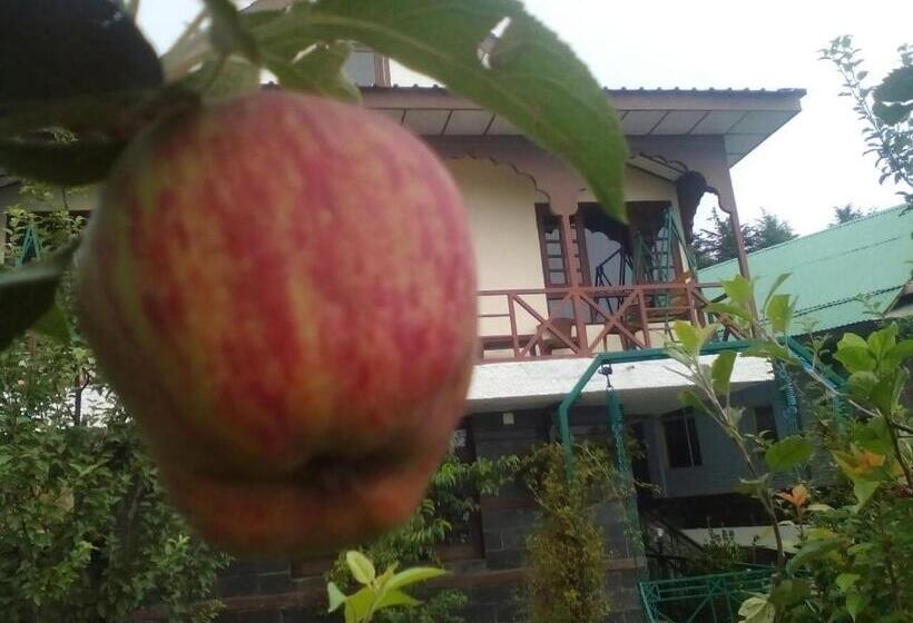 فندق Snow King Retreat  Himalayan View , Revolving Restaurant , Pinewood Cottages , Huts , Villas , Rooms