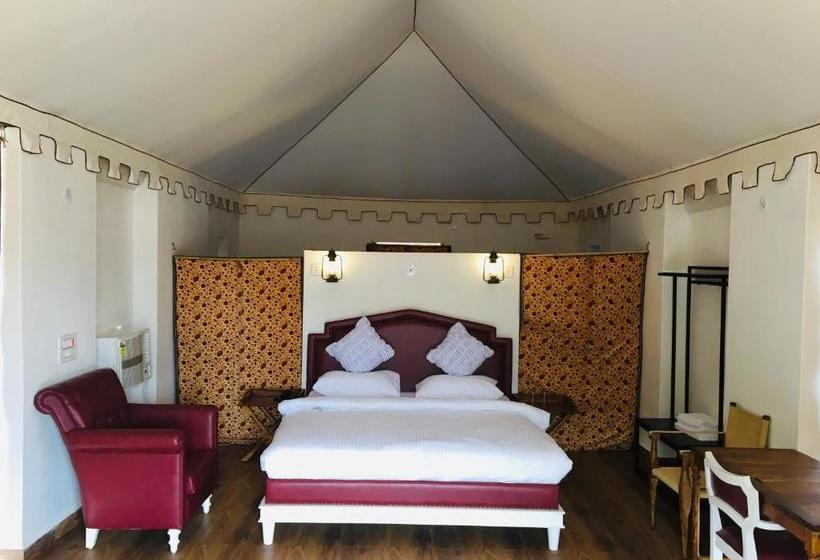 酒店 Sultan E Jawai Ananta Inn