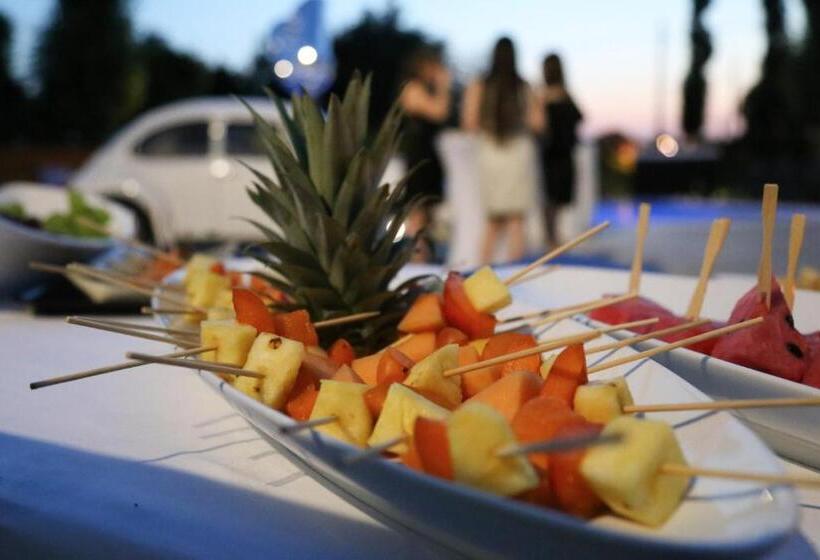 هتل Taverna Napoleone