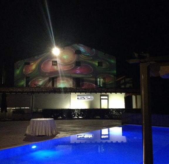 هتل Taverna Napoleone