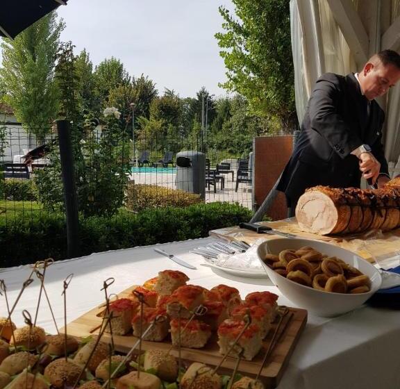 هتل Taverna Napoleone