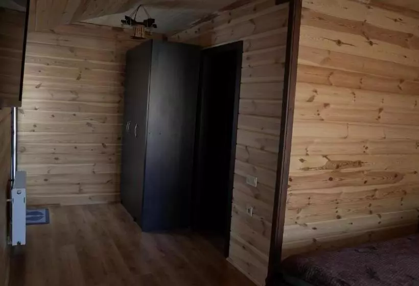 Majatalo Hirska Kazka